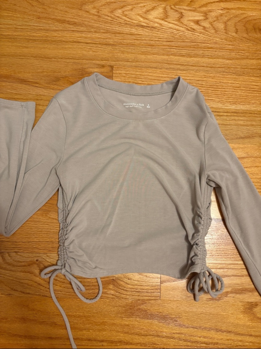 Abercrombie & Fitch long sleeve crop top